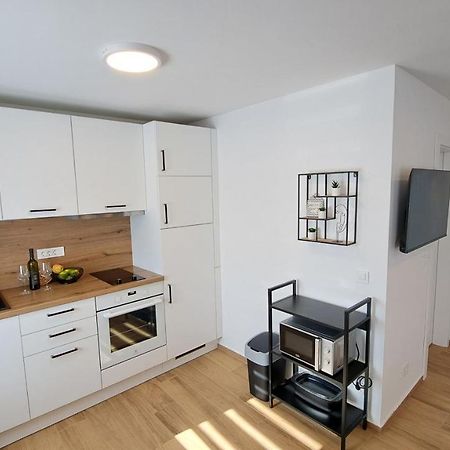 Apartman Tea มาลีโลชินจ์ ภายนอก รูปภาพ