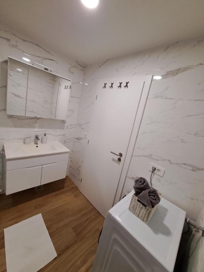 Apartman Tea มาลีโลชินจ์ ภายนอก รูปภาพ