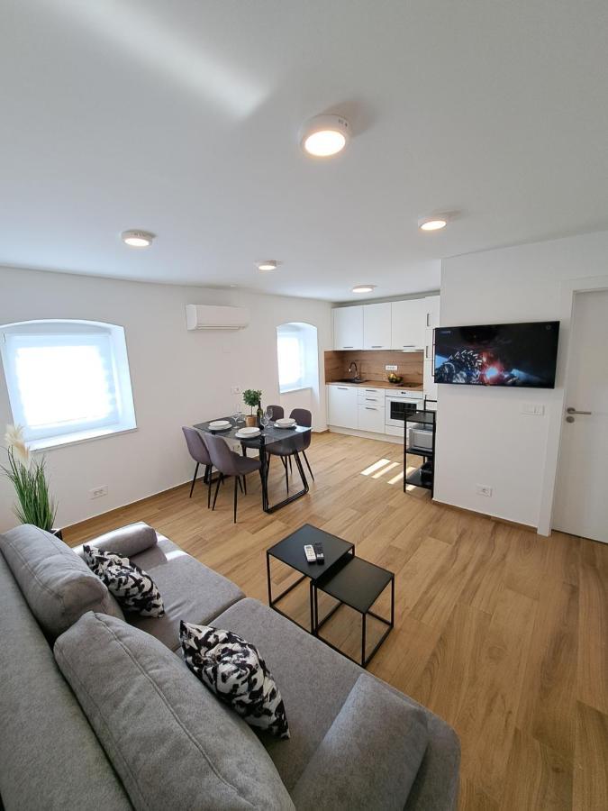 Apartman Tea มาลีโลชินจ์ ภายนอก รูปภาพ
