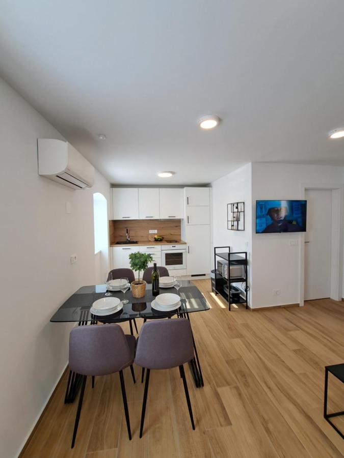 Apartman Tea มาลีโลชินจ์ ภายนอก รูปภาพ
