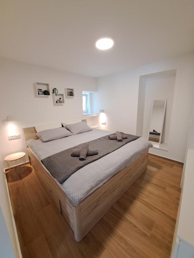 Apartman Tea มาลีโลชินจ์ ภายนอก รูปภาพ