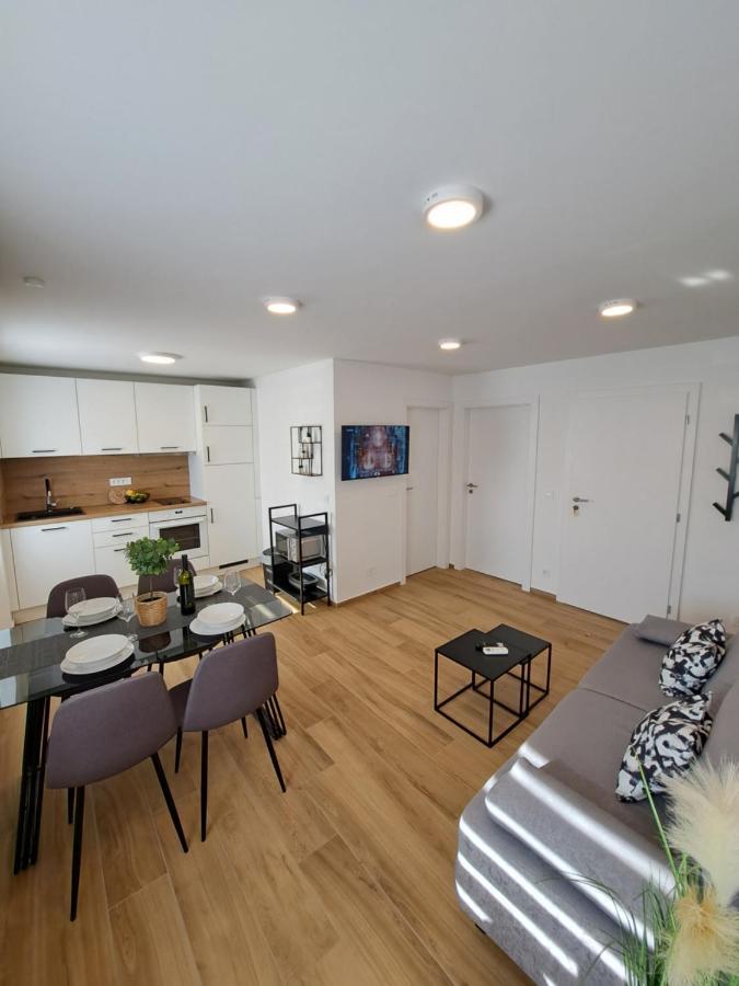 Apartman Tea มาลีโลชินจ์ ภายนอก รูปภาพ